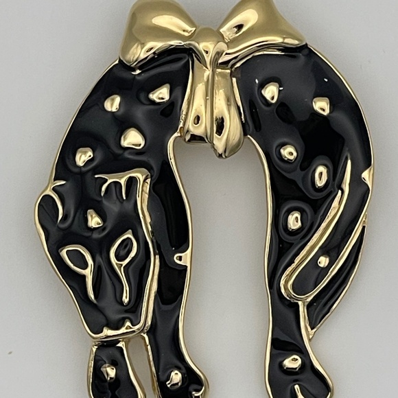 Trifari Draped Leopard Brooch Black Enamel Gold Tone Bow Accents - Picture 2 of 7